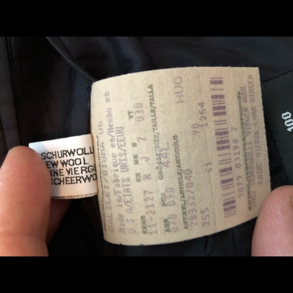 Boss suit - Picture 3 of 3